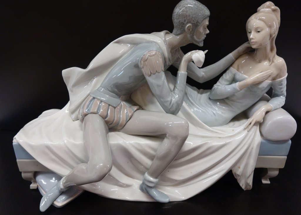 Large Lladro Othello & Desdemona statue (1 of 4)