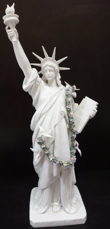 Large Lladro Statue of Liberty statue (1 of 5)
