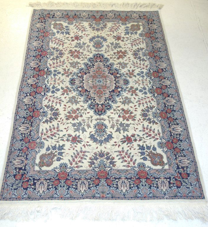 Oriental /Persian rug (1 of 4)
