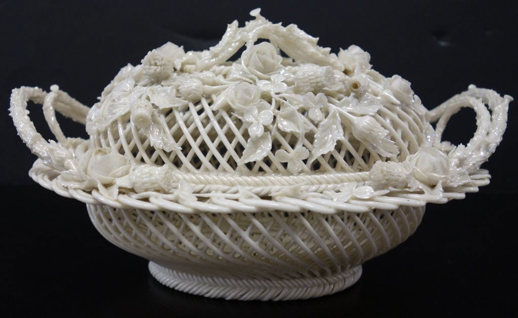Belleek Oval Covered Basket (1 of 7)