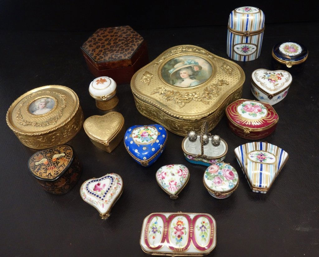 Collection of 17 Limoges porcelain trinket boxes (1 of 6)