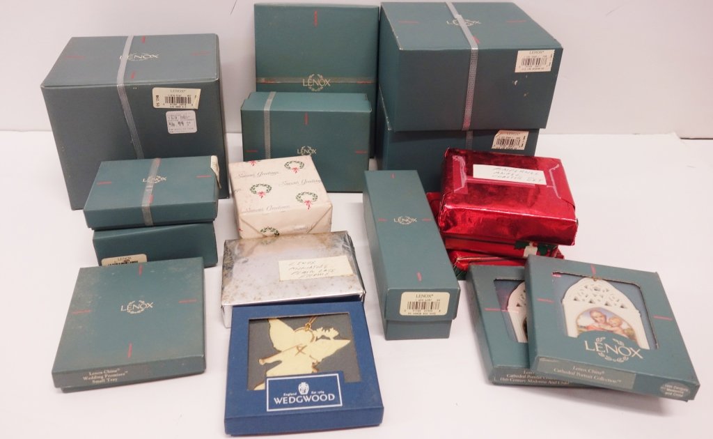 Collection of Lenox vase, ornaments, dish (1 of 8)