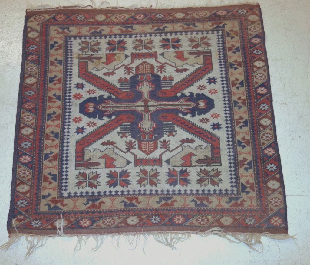 Oriental /Persian rug (1 of 5)