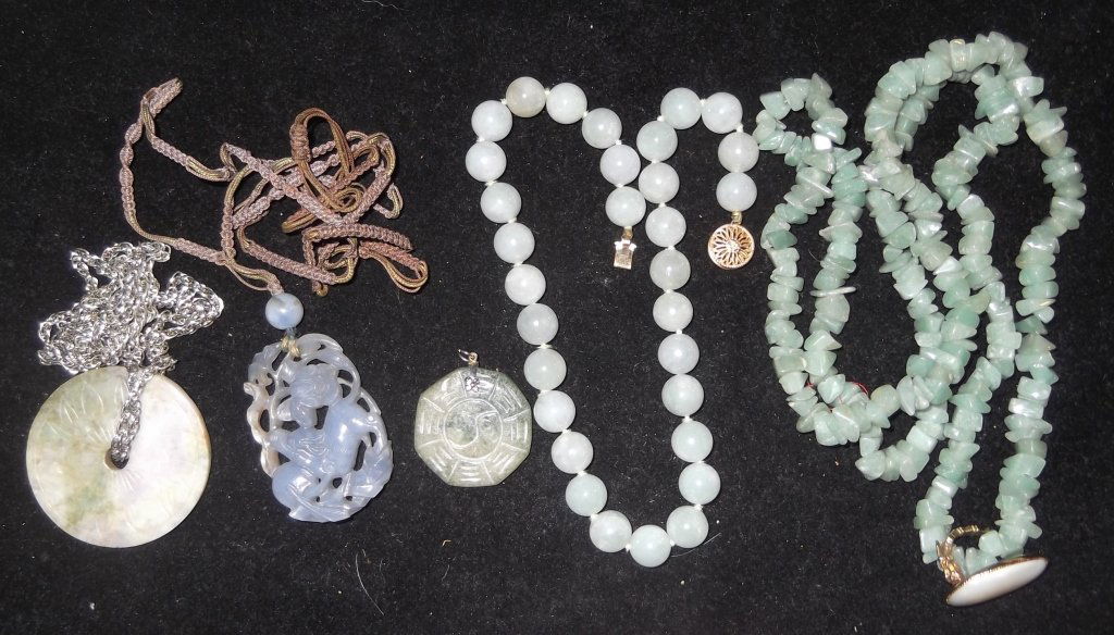 5 piece jade lot (1 of 5)