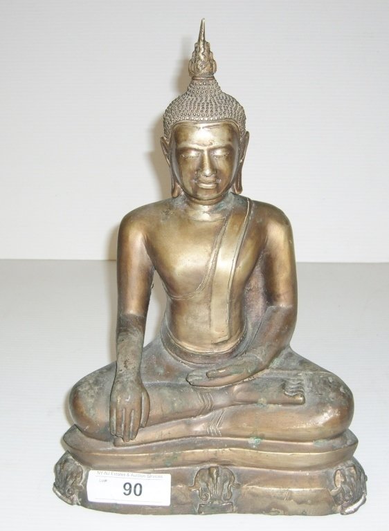 Large Buddha statue (1 of 6)
