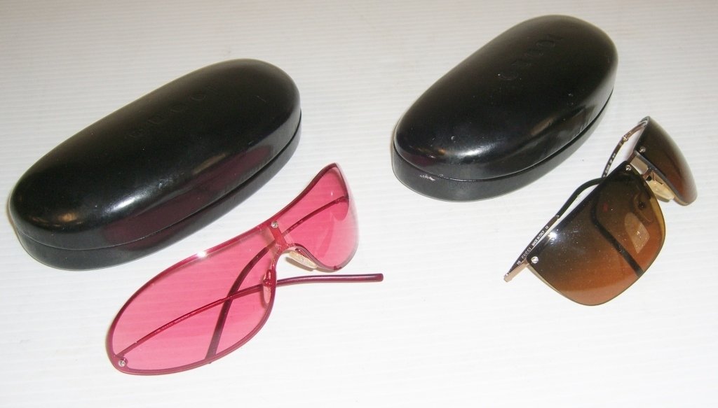 2 pairs Gucci sunglasses with cases (1 of 4)