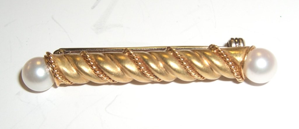 18k gold Tiffany pearl bar pin. (1 of 2)