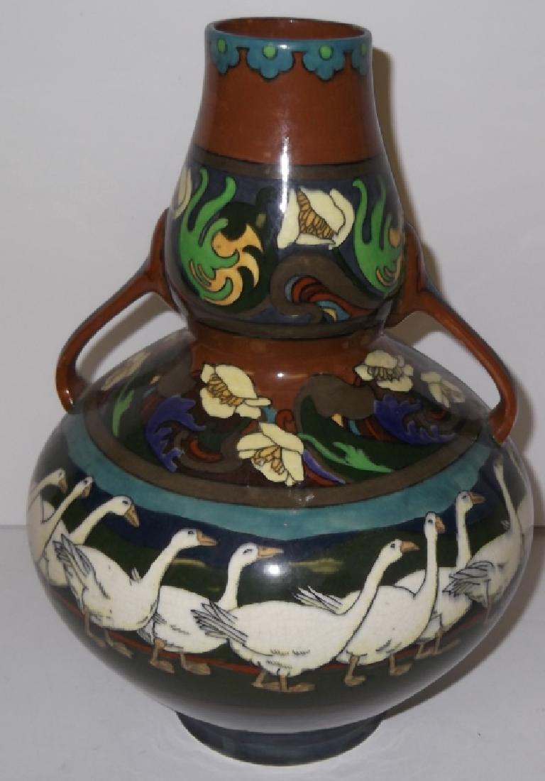 The Foley "Intarsio" England vase with ducks (1 of 4)