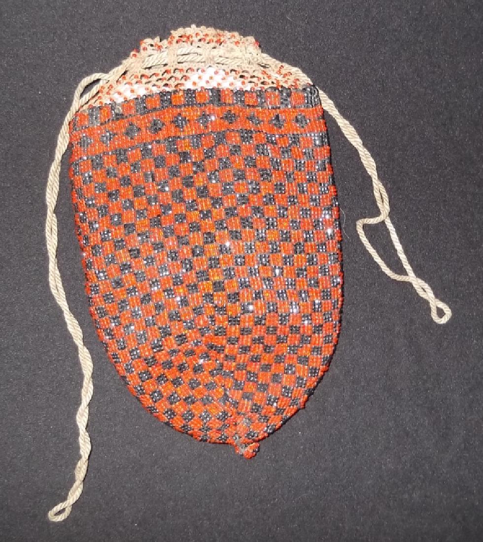 Vintage micro-beaded purse (1 of 3)