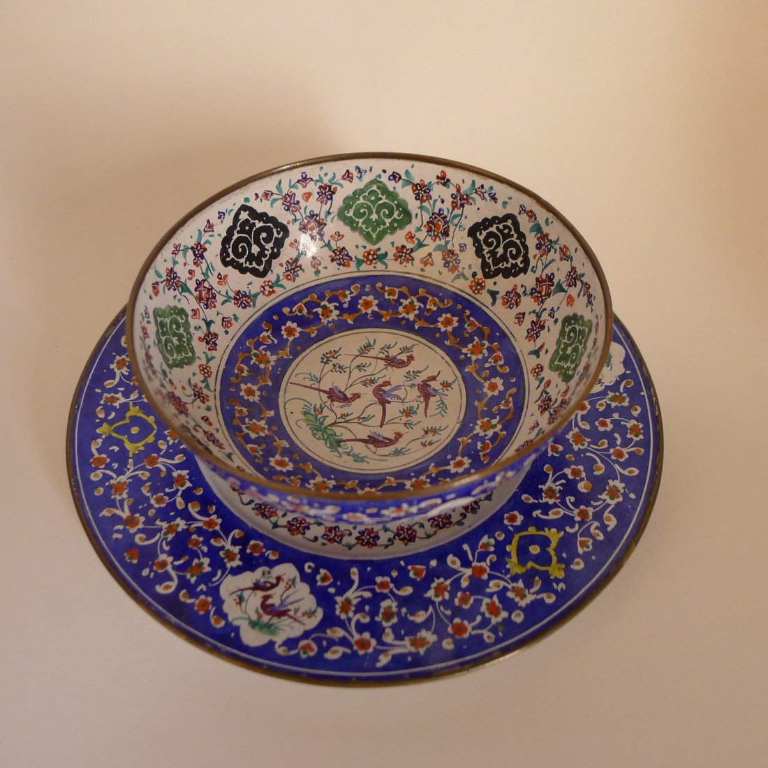 The Islamic Enamel Colors plate & Bowl: 伊斯蘭琺瑯彩盤和碗 The Islamic Enamel Colors plate & bow l. Edge of the copper plate and bowl package with flowers and birds design . Size : Bwol