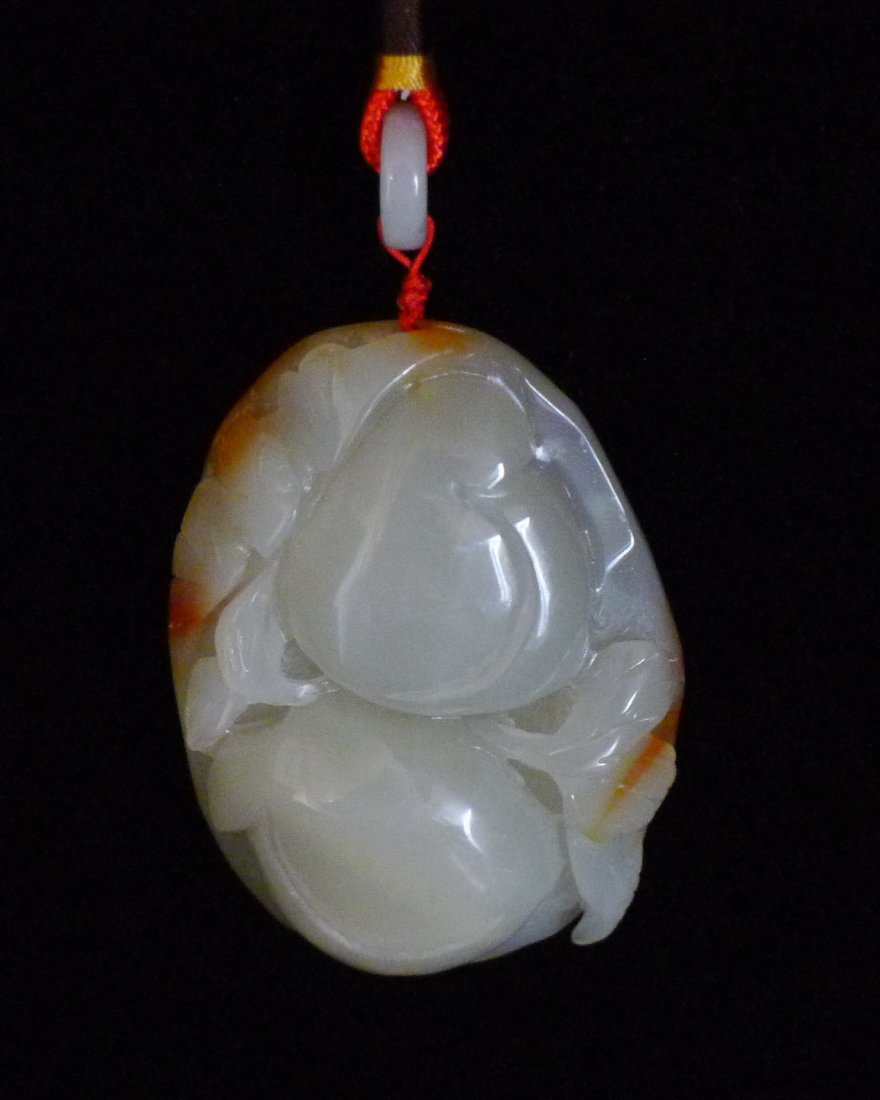 Chinese White Jade Carved Gourd and bats: 中國巧色雕玉葫蘆和蝙蝠挂件Chinese jade carved pendat; featuring Gourd ; of translucent white tone with mutton fat suffusio