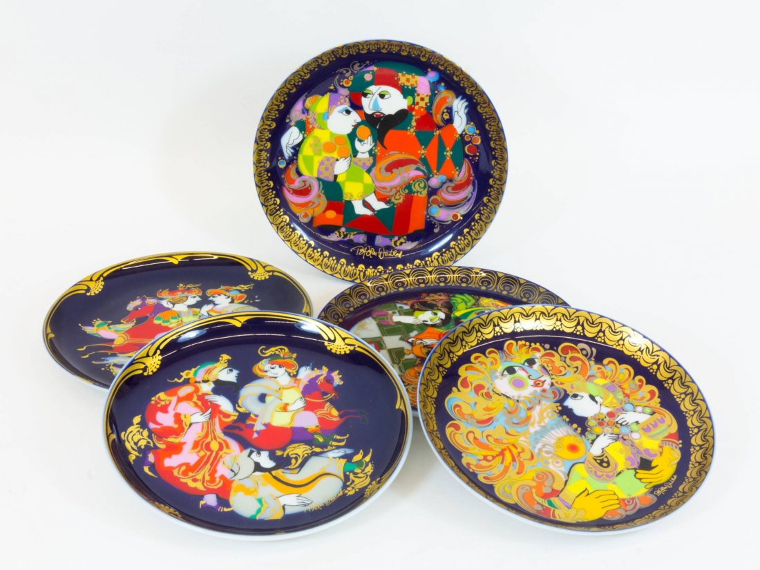 Rosenthal, 5 Wandteller, Ende 20. Jahrhundert, De: Rosenthal, 5 wall plates, late 20th Century, decorative window dressing, designed by Bjorn Wiinblad's, with motifs from the tale of ''Aladdin and the Wonderful Lamp'' and ''The Magic Horse'', each wit