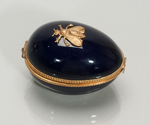 Limoges Blue Egg Form Box: Limoges Blue Egg Form Box Marked Limoges - France to bottom. 1 1/2"" H x 2 1/2"" W x 1 3/4"" D