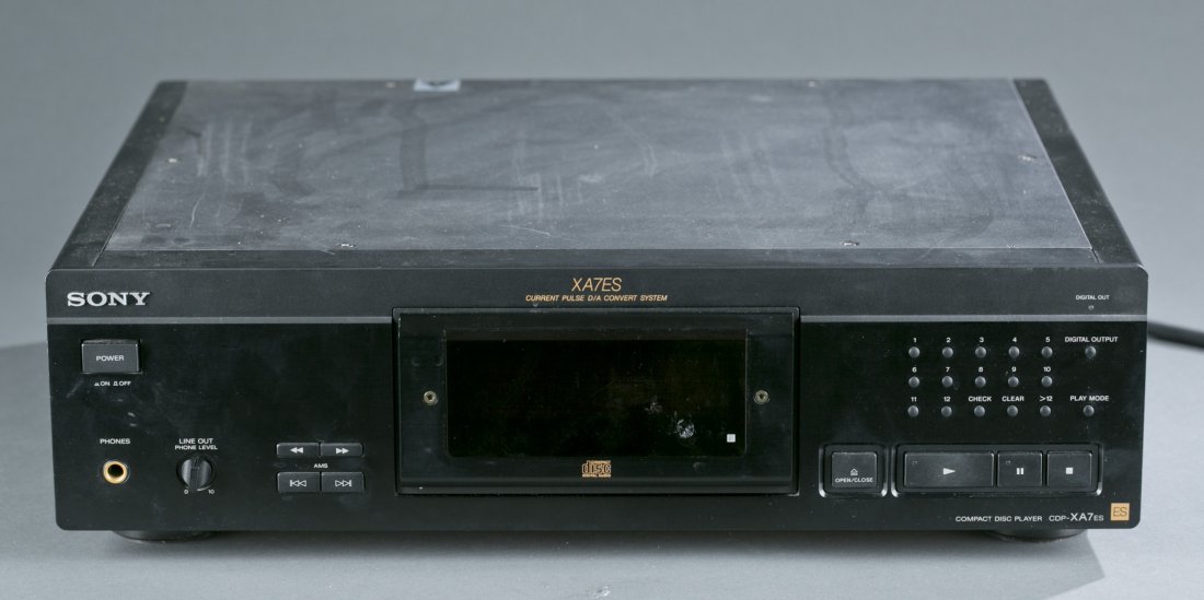 Sony XA7ES CD-ROM Player: Sony XA7ES CD-ROM Player Model #XA7ES. Serial # 800509. 5"" H x 17"" W x 14"" D