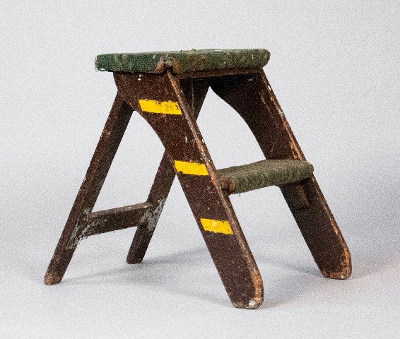 Pullman Train Step Stool / Ladder: Pullman Train Step Stool / Ladder 20"" H x 17 1/4"" W x 21"" D