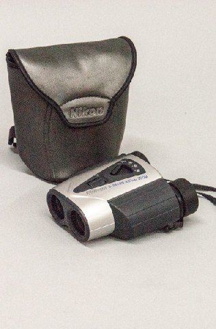 Nikon 9-24X25 Zoom Binoculars with Case: Nikon 9-24X25 Zoom Binoculars with Case Crack to top. 5"" H x 4 1/4"" W