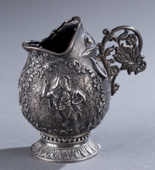 Hand Chased Silver Fish Vessel: Hand Chased Silver Fish Vessel Possibly Asian or Persian. Untested. 3 1/4"" H x 2"" W x 3"" D