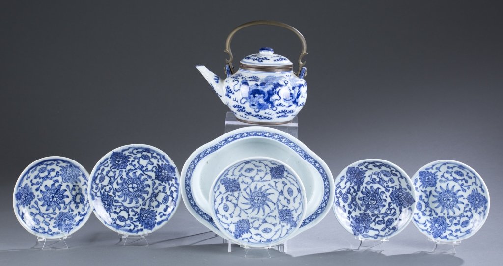Seven (7) Pieces of Chinese Blue & White Porcelain: Including five small dishes, one shallow serving dish and tea kettle. Provenance: Historic Mount Walla in Scottsville, VA