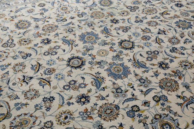 20th c. Kashan Carpet. (1 of 5)