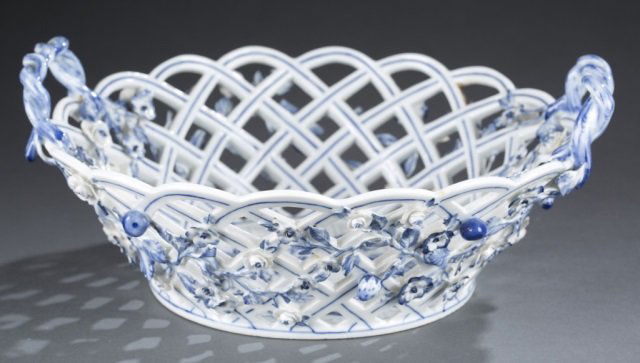 Meissen Pierced Onion Pattern Fruit Basket. (1 of 5)