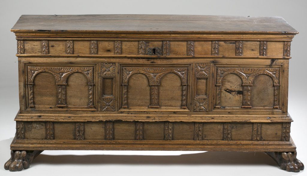 18th c. Continental Carved Oak Cassone. (1 of 6)