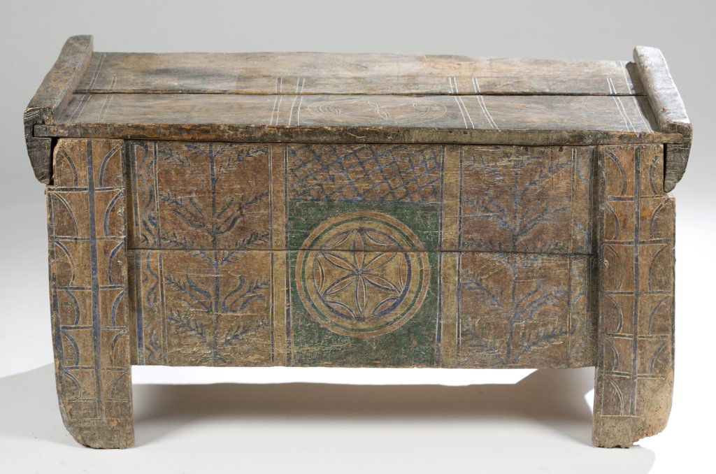 18th c. Continental Polychrome Painted Chest. (1 of 4)