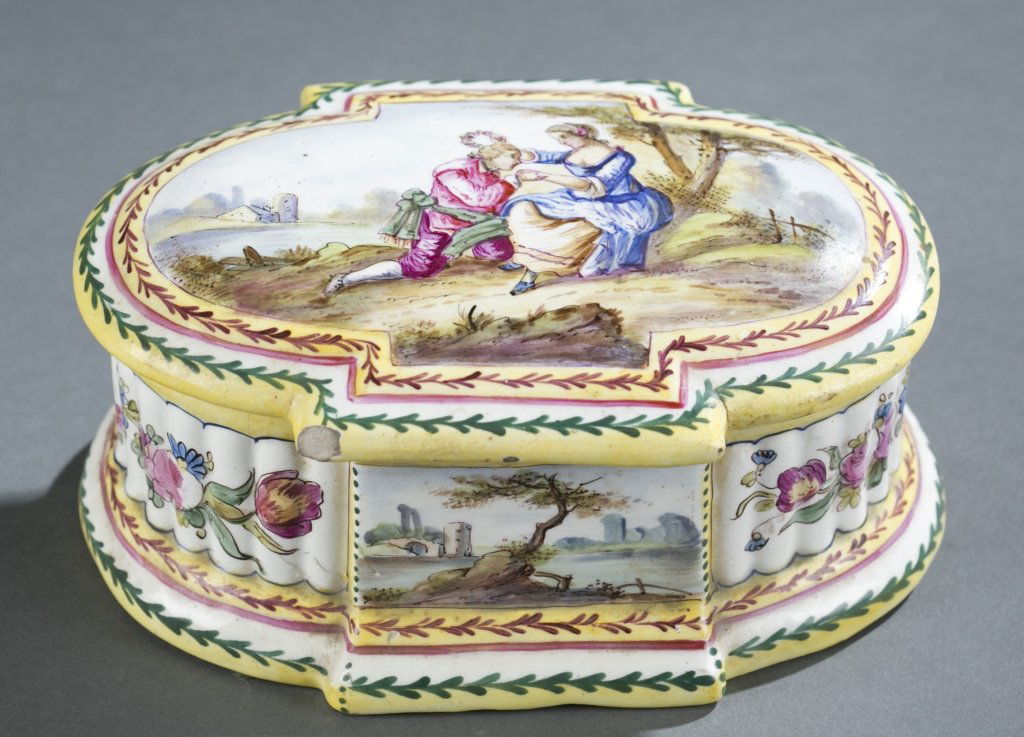 French Faience "Lille" Covered Container c.1765. (1 of 9)