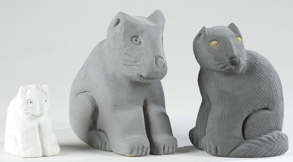 Homer J. Warren (US/Arizona, b. 1948): Three cats. Low fired earthenware molded and painted. Signed on base. Largest: 6 1/4"h.
