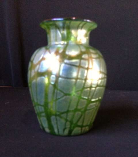 A Loetz "Greta Pampas" Vase: modelled with a short flared neck, and a tapered body ,h 13 cm