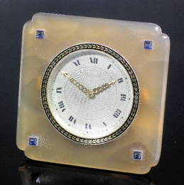 930: A 1920s Cartier agate square cased desk timepiece,