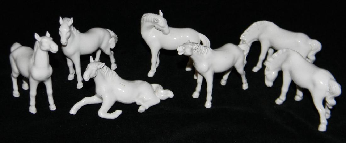 HERD OF 7 CHINESE PORCELAIN HORSES (1 of 7)