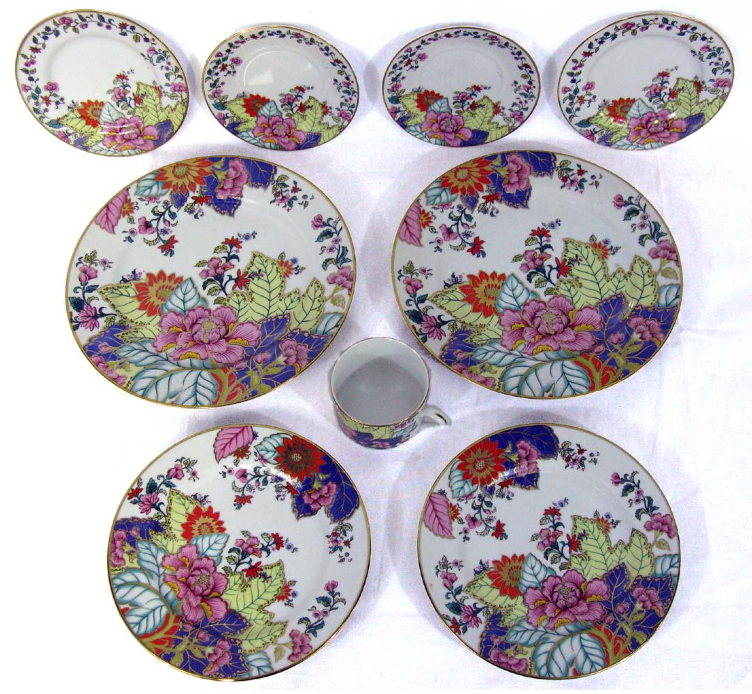 Horchow Porcelain Tobacco Leaf Plates and Coffee Cup: This is a set of 9 pieces of Horchow, "Tobacco Leaf" tableware. The set includes 4 dinner plates, 4 bread and butter plates and one coffee cup. All pieces marked accordingly.