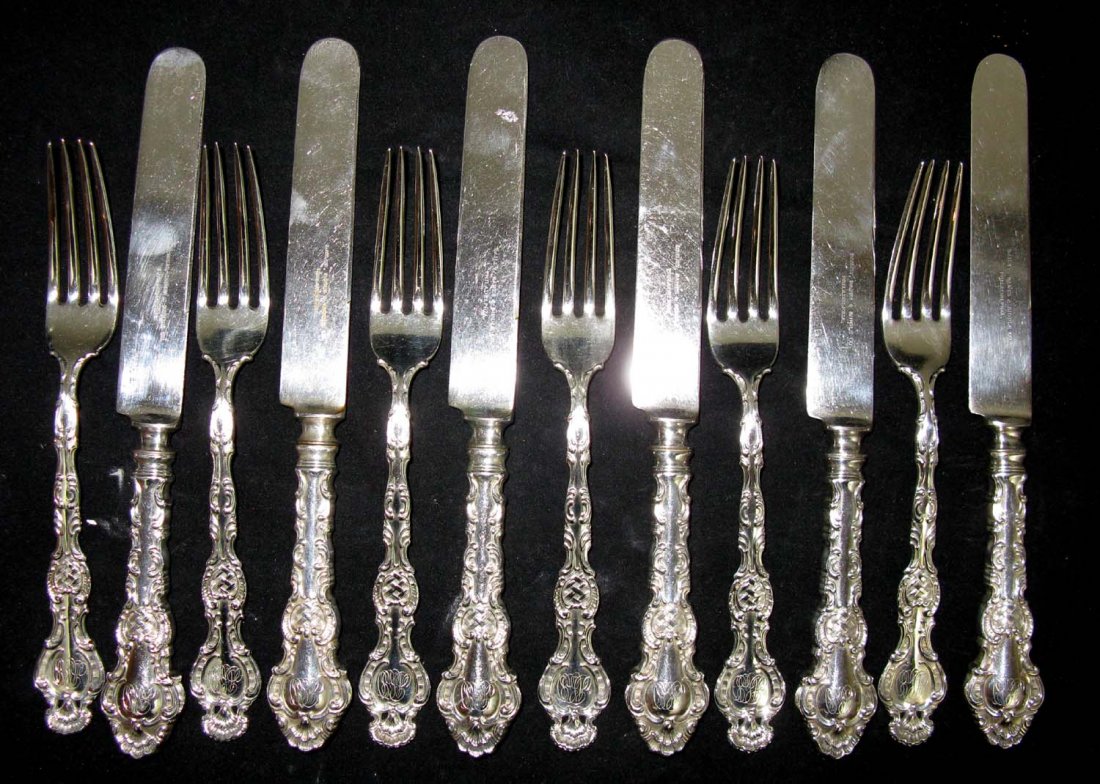 6 Sterling Forks & Knives, Wm Durgin, Regent Pattern: Set of 6 Sterling Silver Forks and knives by William B. Durgin & Co. in the Regent pattern; retailed through Bailey Banks and Biddle; Forks measure 7"l weigh 10.8 oz; Knives measure 8.5"l; 13.4 oz kni