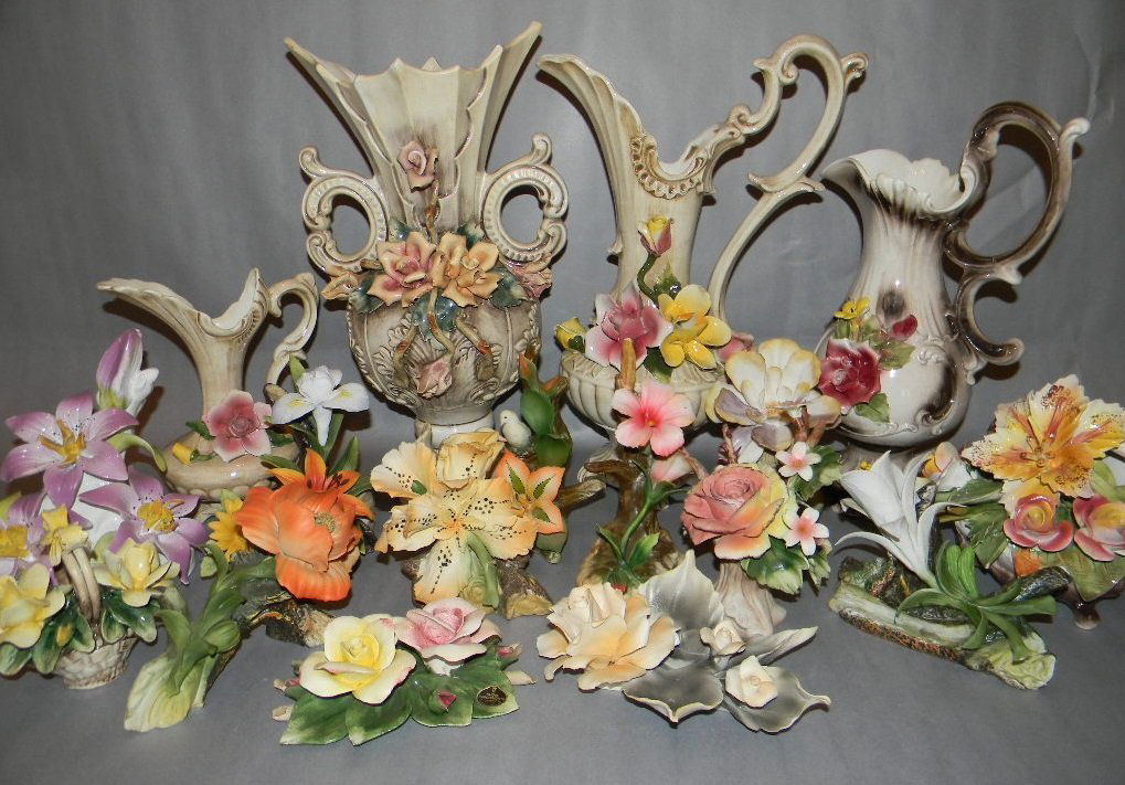 16 ITALIAN CAPODIMONTE FLOWER ARRANGEMENTS III: 16 ITALIAN CAPODIMONTE FLOWER ARRANGEMENTS III