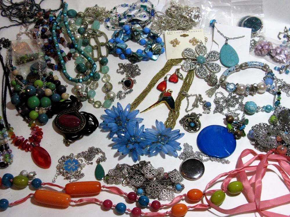 JEWELRY (E): Glass Beads, Millefiori, Chico's: JEWELRY LOT (E): Large lot of Necklaces, Earrings, Bracelets and Brooches: Necklace of semi-precious stones, bracelet with glass millefiori beads, Lauren Conrad Faux Pearl and Diamond Earrings, Chico'