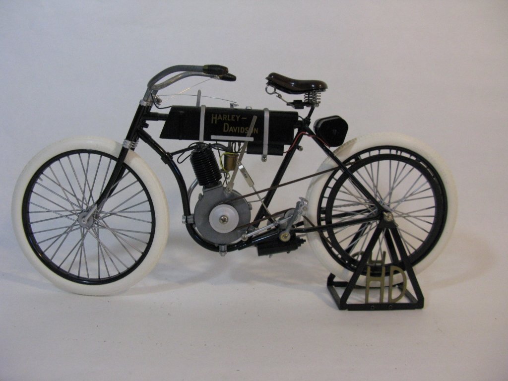 HARLEY DAVIDSON XONEX REPLICA MOTORCYCLE (1 of 2)