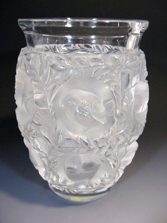 LALIQUE CRYSTAL FROSTED BAGATELLE BIRD VASE (1 of 6)