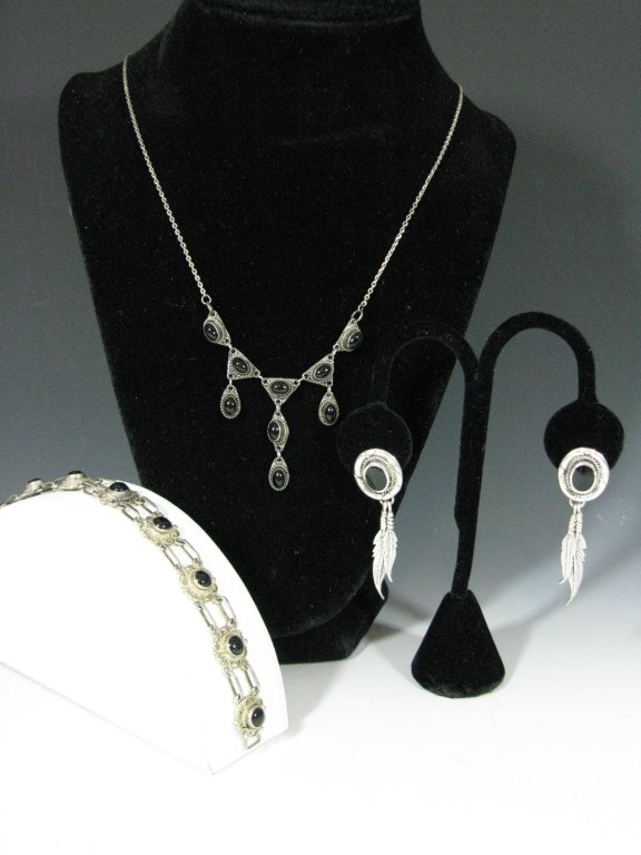 SUITE OF ONYX & STERLING SILVER MEXICAN JEWELRY (1 of 7)