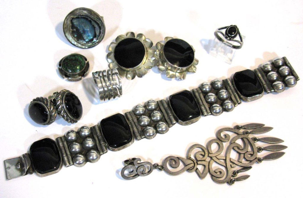 MEXICAN STERLING SILVER & ONYX JEWELRY (1 of 5)