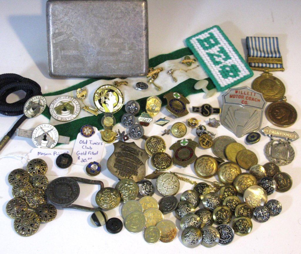 BRITISH AMERICAN MILITARY INSIGINAS, MEDALS BUTTON (1 of 8)