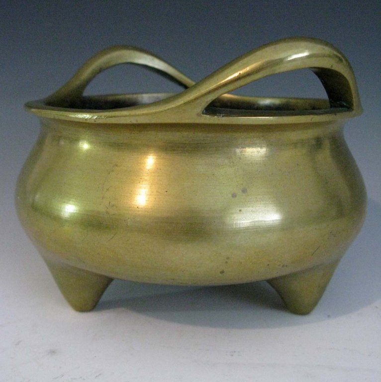 CHINESE CAST BRONZE TRIPOD CENSER QIANLONG MARK (1 of 8)