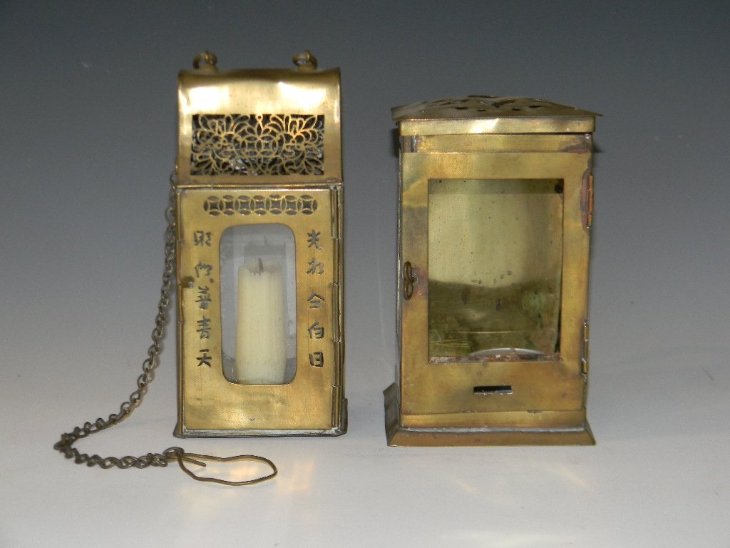 PAIR ANTIQUE BRASS TRAVELING LANTERNS (1 of 9)