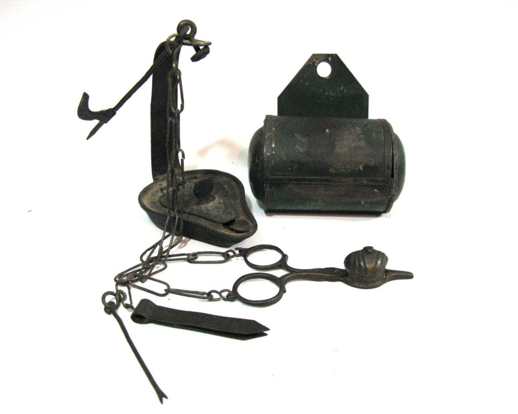 TIN BETTY LAMP W/ PICK LOCK SNUFFERS & MATCH SAFE (1 of 8)