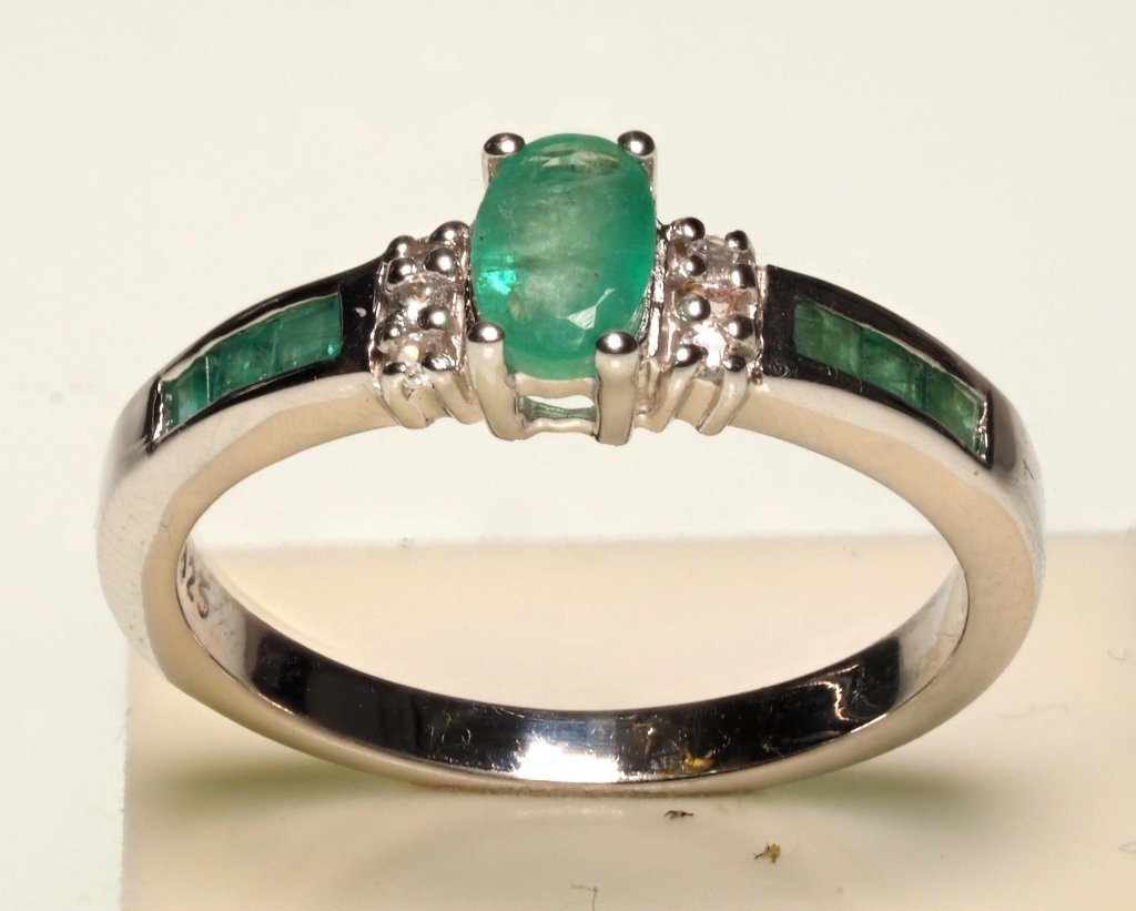 STERLING SILVER EMERALD RING (1 of 2)