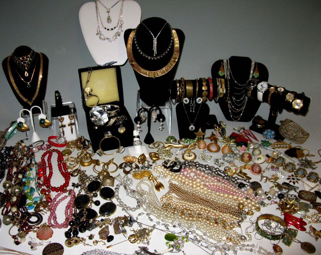 LARGE DEALER'S LOT LABELED COSTUME JEWELRY WATCHES: A very large dealer's personal collection of costume jewelry, necklaces, earrings, brooches/pins, watches, tie tacks and cufflinks some of which include: Monet, Graziano, Hobe, Fornash, Sarah Cov., BS