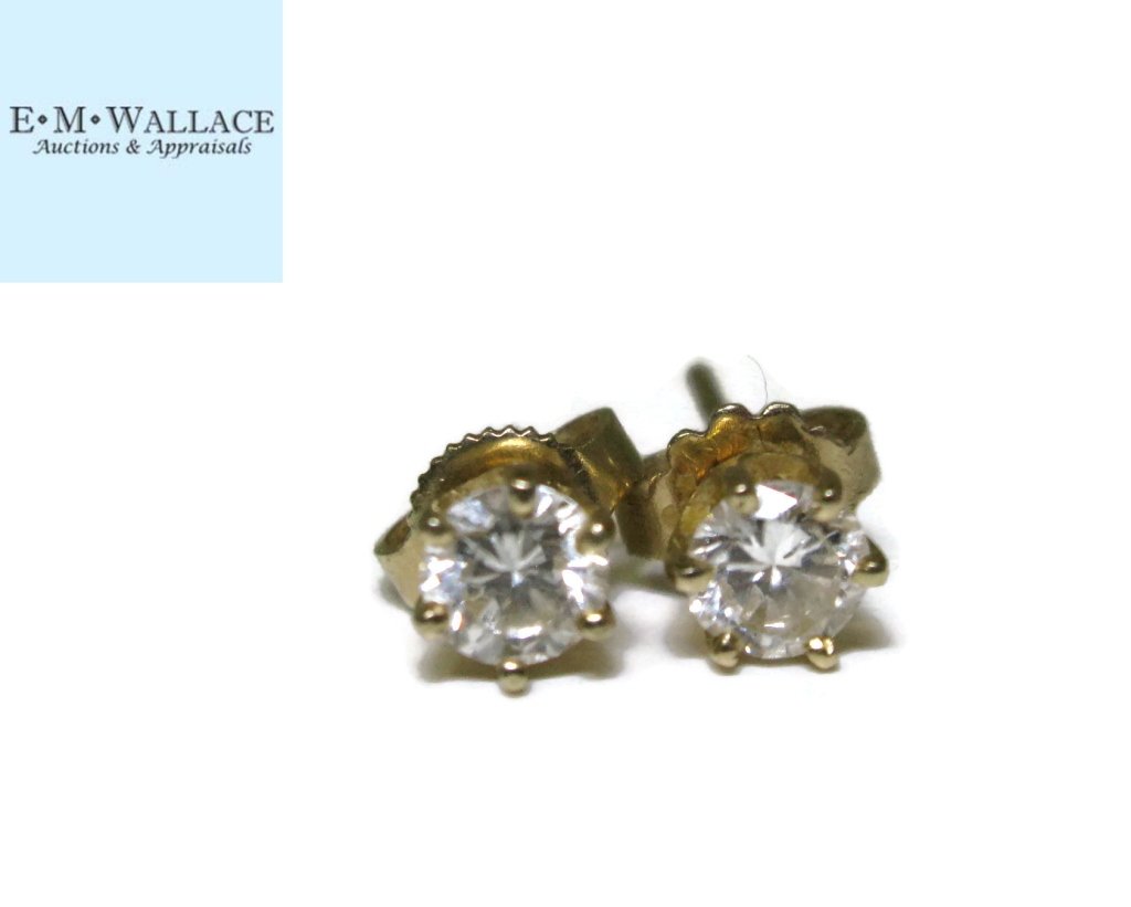 PAIR OF DIAMOND STUD EARRINGS IN 14K GOLD (1 of 5)