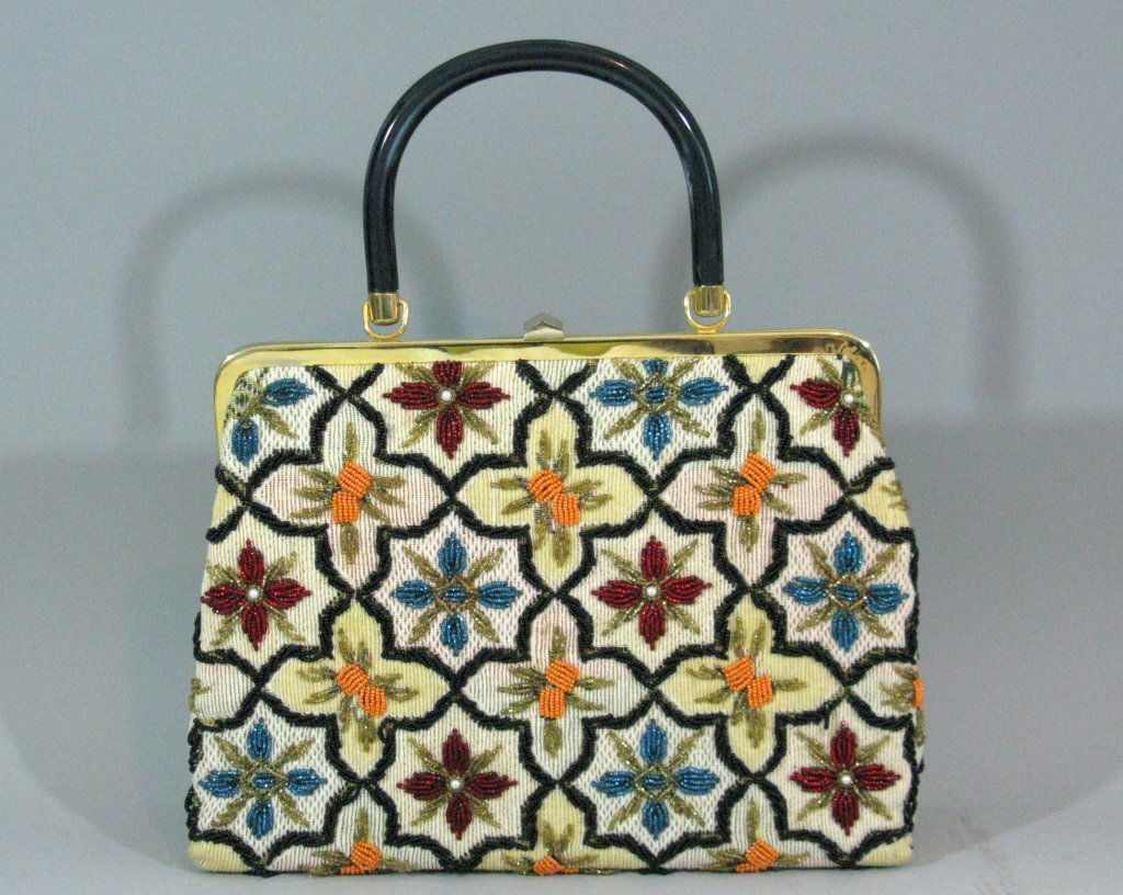 VINTAGE GLASS BEADED HAND BAG c. 1940 - 1950 (1 of 6)