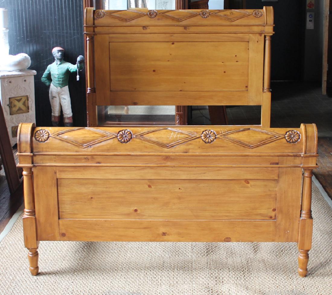 Continental Country Pine Sleigh Bed (1 of 3)