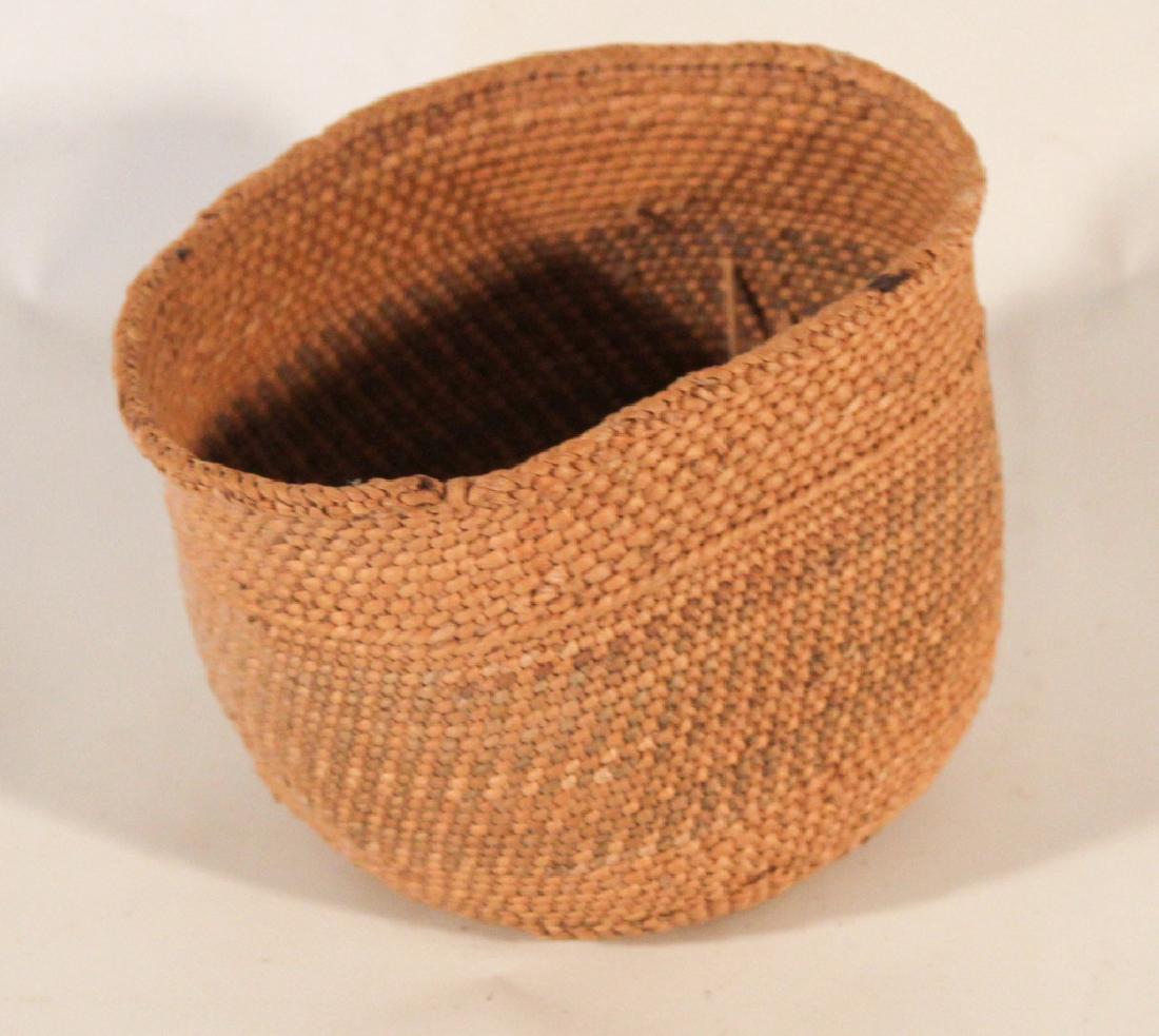 Antique or Vintage Native American Hopi Basket (1 of 2)