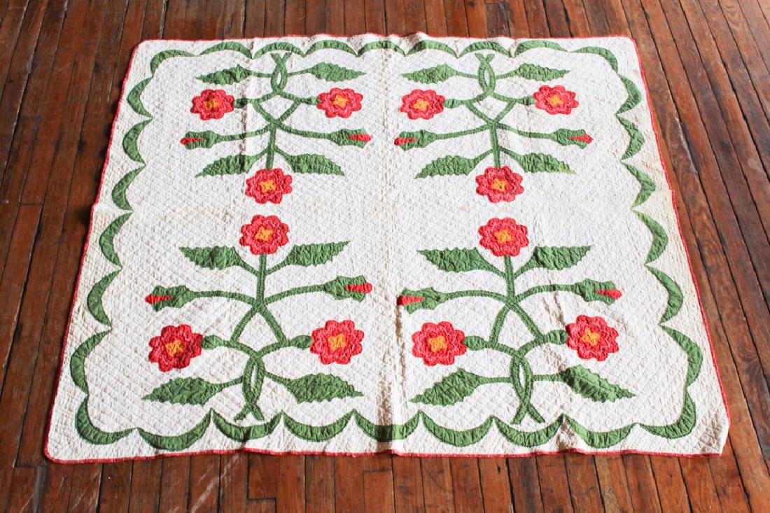 Vintage American Rose Bud Pattern Quilt (1 of 2)